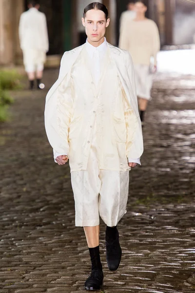 Look 4